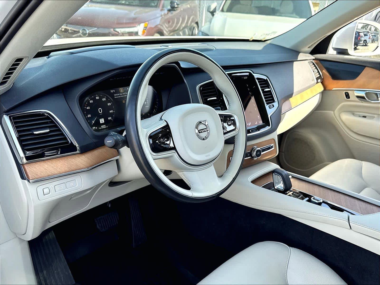 Used 2022 Volvo XC90 T8 Inscription Expression w/ Advanced Package AWD/4WD image 17