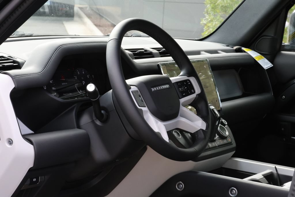 New 2026 Land Rover Defender 110 X-Dynamic SE AWD/4WD image 9