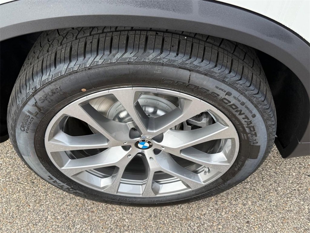 New 2026 BMW X5 xDrive50e w/ Climate Comfort Package image 4