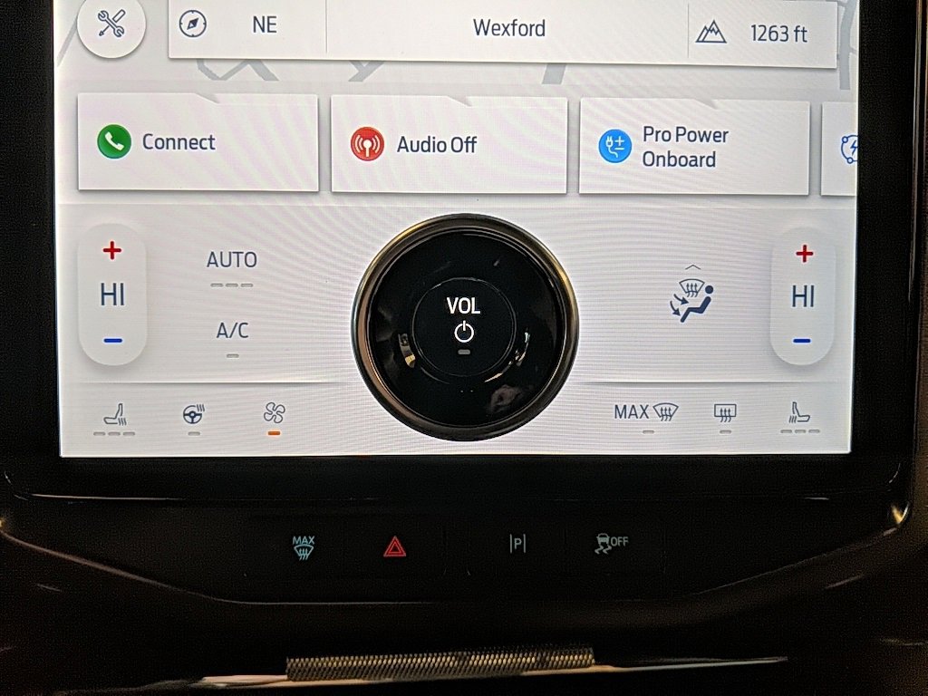 Used 2022 Ford F150 Lightning Lariat image 21