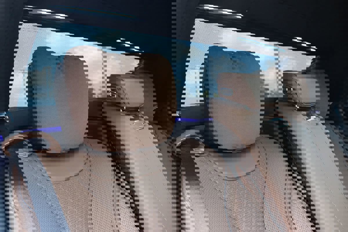 Used 2018 Mercedes-Benz S 560 4MATIC Sedan image 38