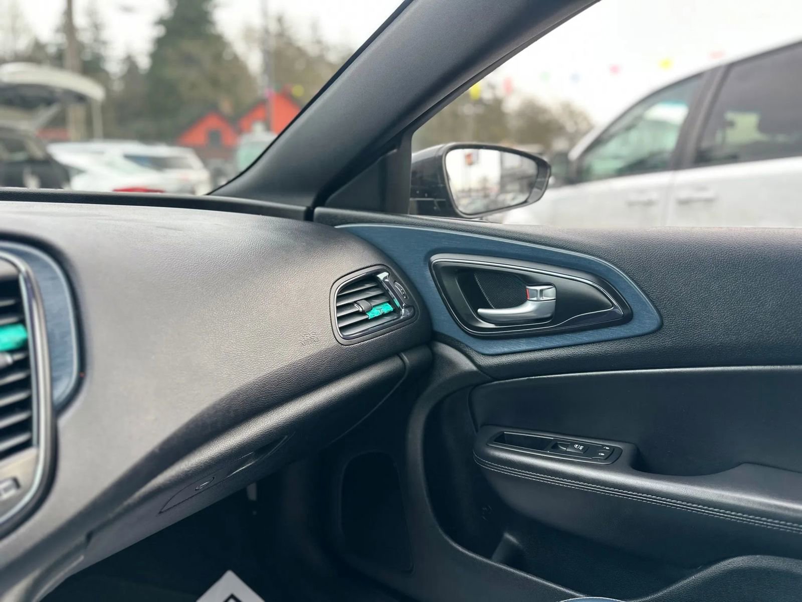 Used 2015 Chrysler 200 S image 12