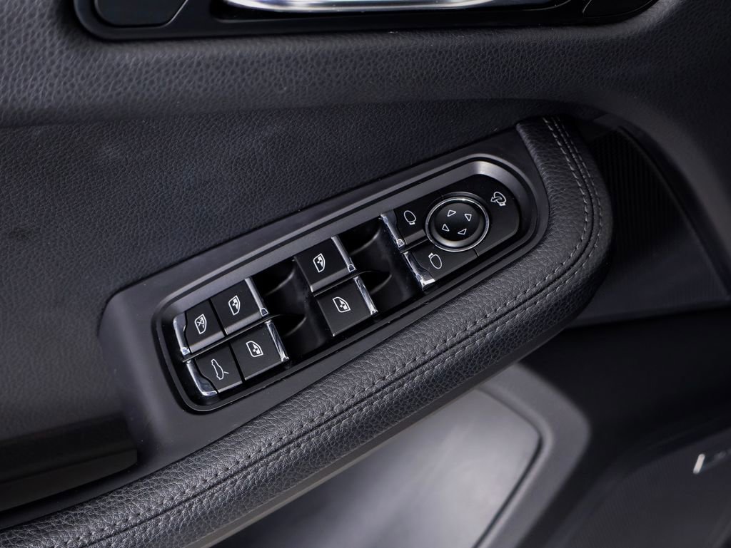 Certified 2024 Porsche Macan w/ Premium Plus Package image 28