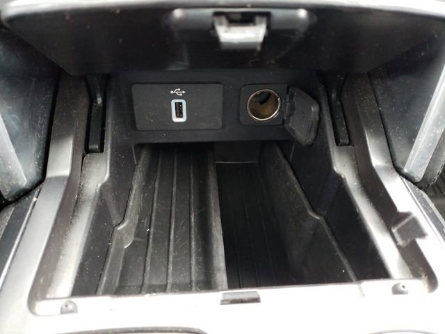 Used 2018 Ford Explorer Platinum image 28