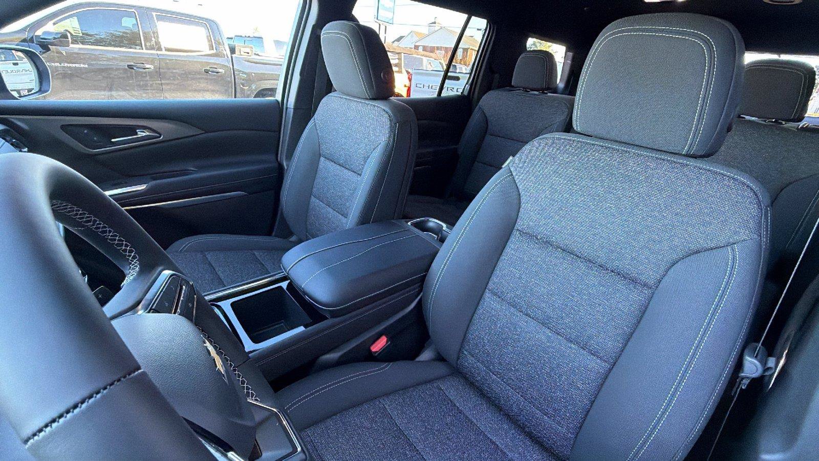 New 2027 Chevrolet Traverse LT FWD image 17