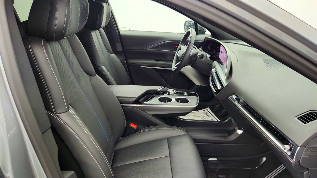 Used 2024 Cadillac Lyriq Luxury w/ LPO, Floor Liner Package image 22