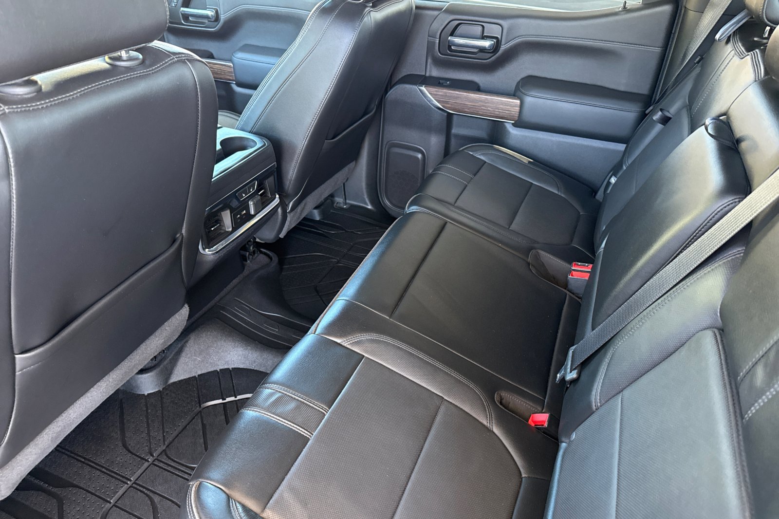 Used 2019 Chevrolet Silverado 1500 High Country w/ Technology Package image 15