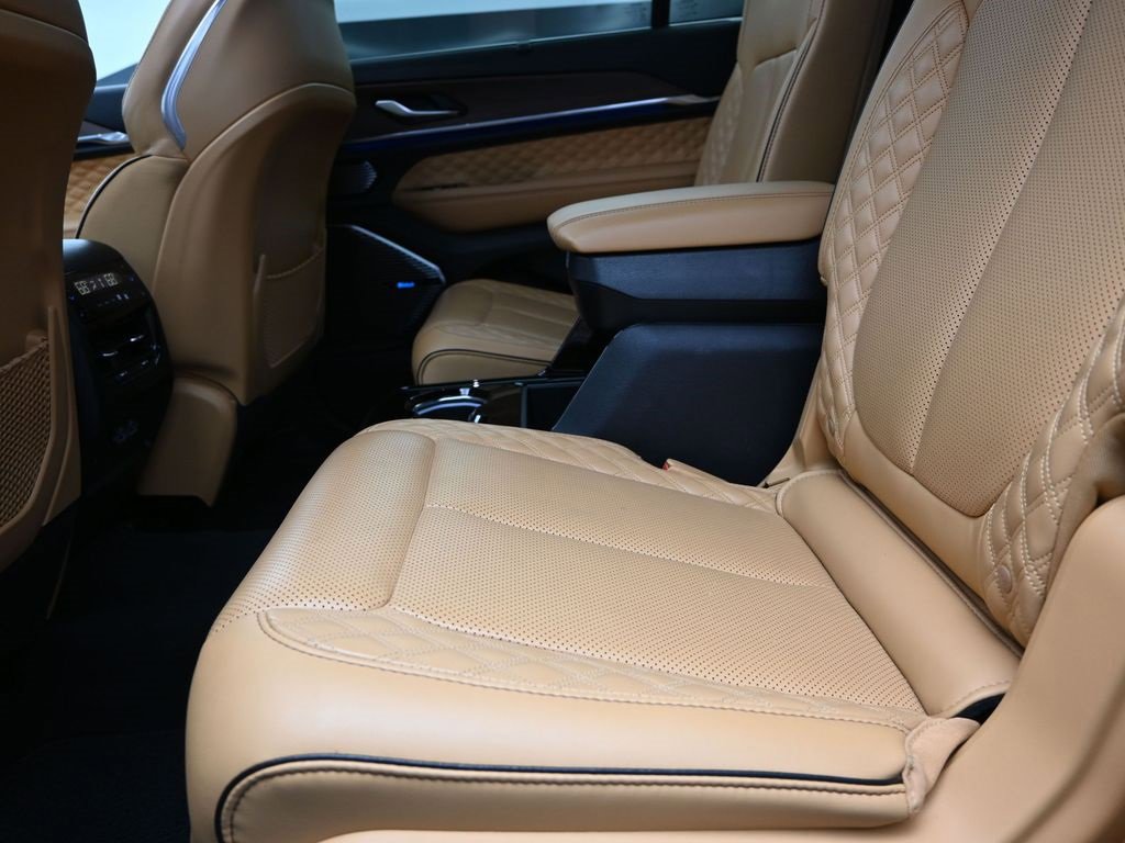 Used 2023 Jeep Grand Cherokee L Summit w/ Advanced Protech Group IV image 18