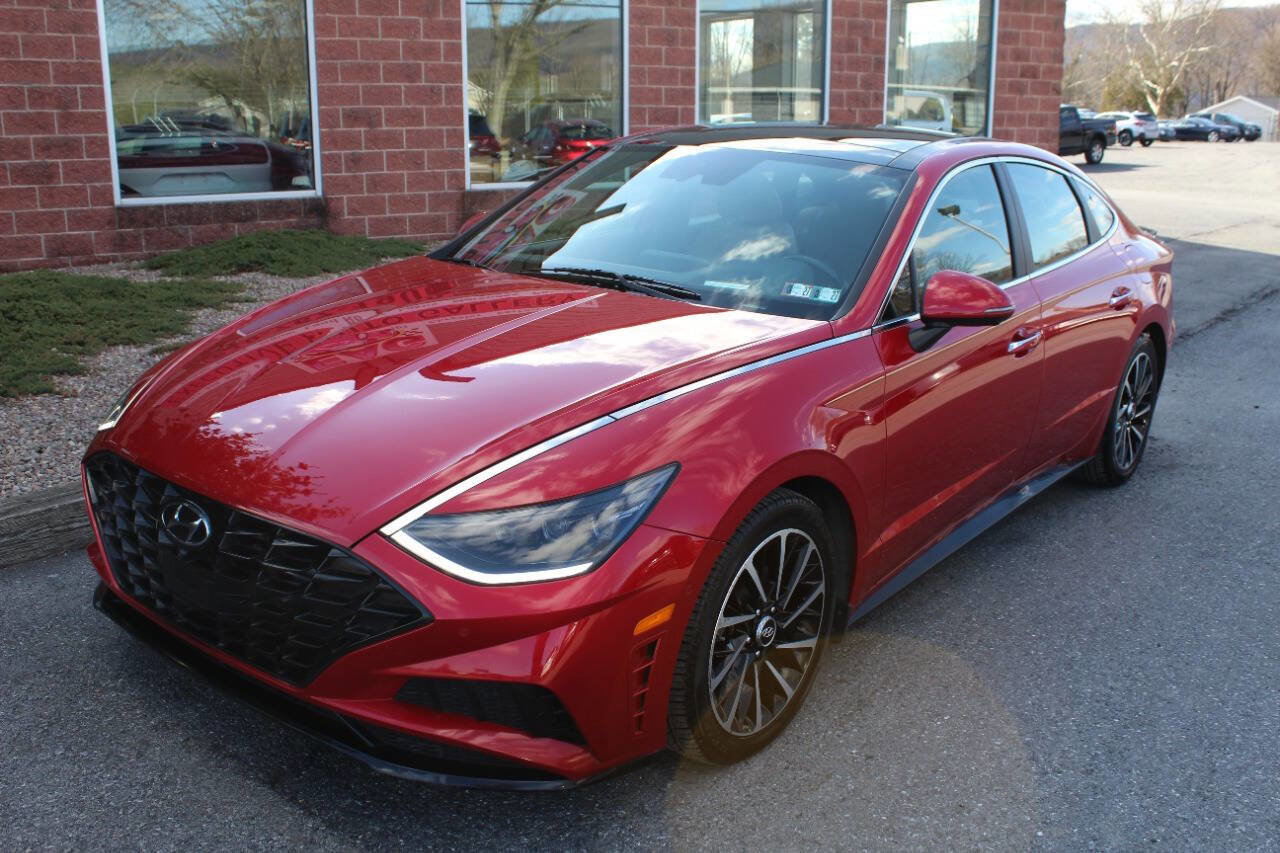 Used 2021 Hyundai Sonata Limited w/ Cargo Package FWD image 2