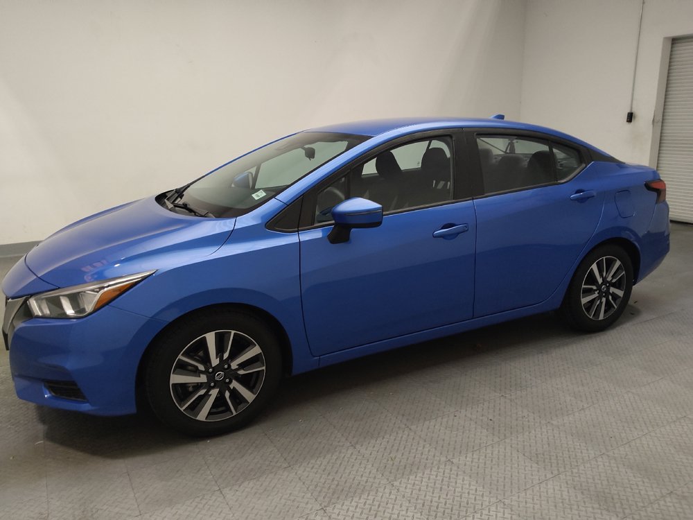 Used 2021 Nissan Versa SV FWD image 2
