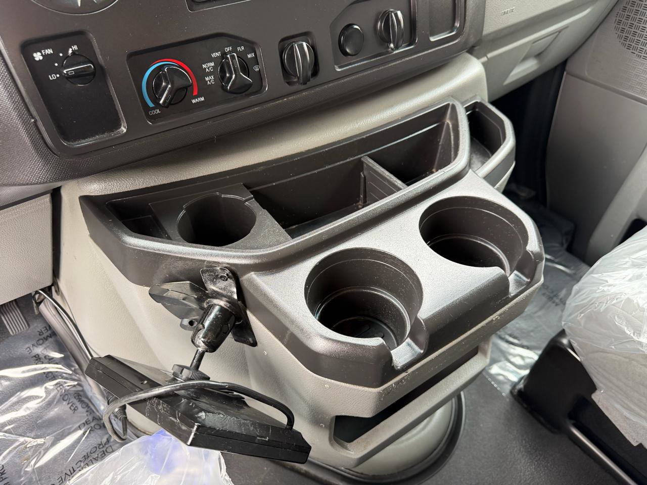 Used 2019 Ford E-350 and Econoline 350 Super Duty w/ Power Windows & Locks Group image 20