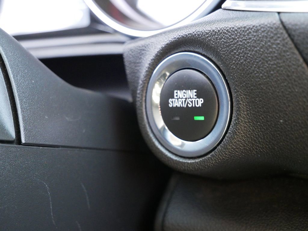 Used 2018 Buick Regal Preferred image 26