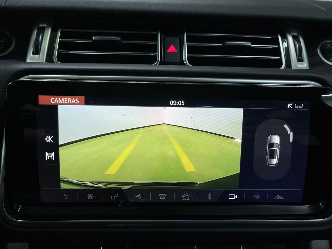 Used 2020 Land Rover Range Rover HSE image 22