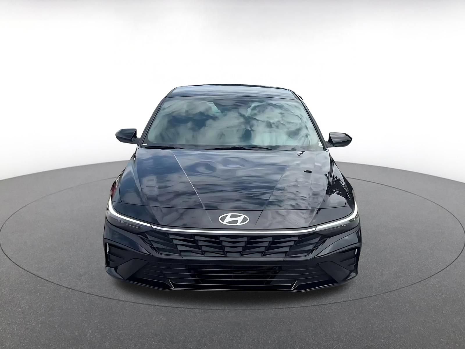 Used 2026 Hyundai Elantra Hybrid FWD image 4