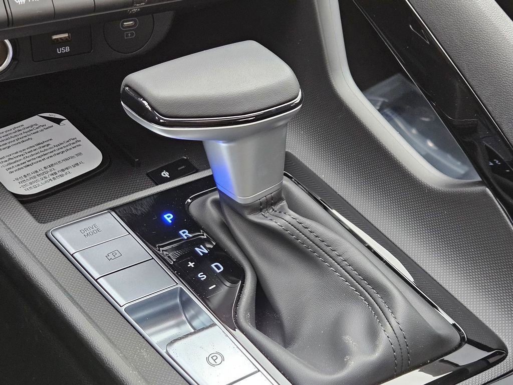 New 2026 Hyundai Elantra Limited FWD image 22