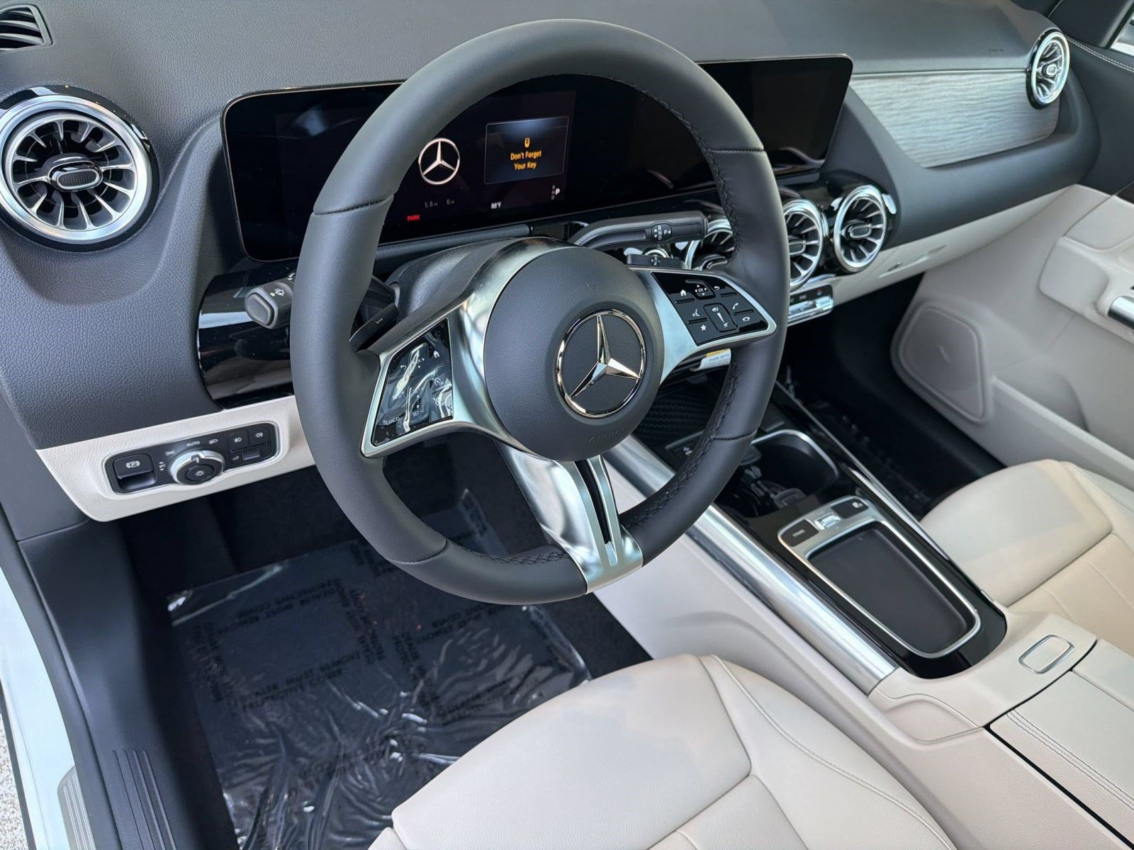 Used 2026 Mercedes-Benz GLA 250 image 4
