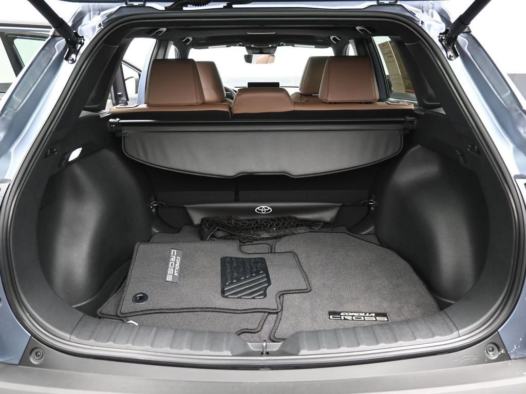 Certified 2026 Toyota Corolla Cross XLE w/ Convenience Package FWD image 32