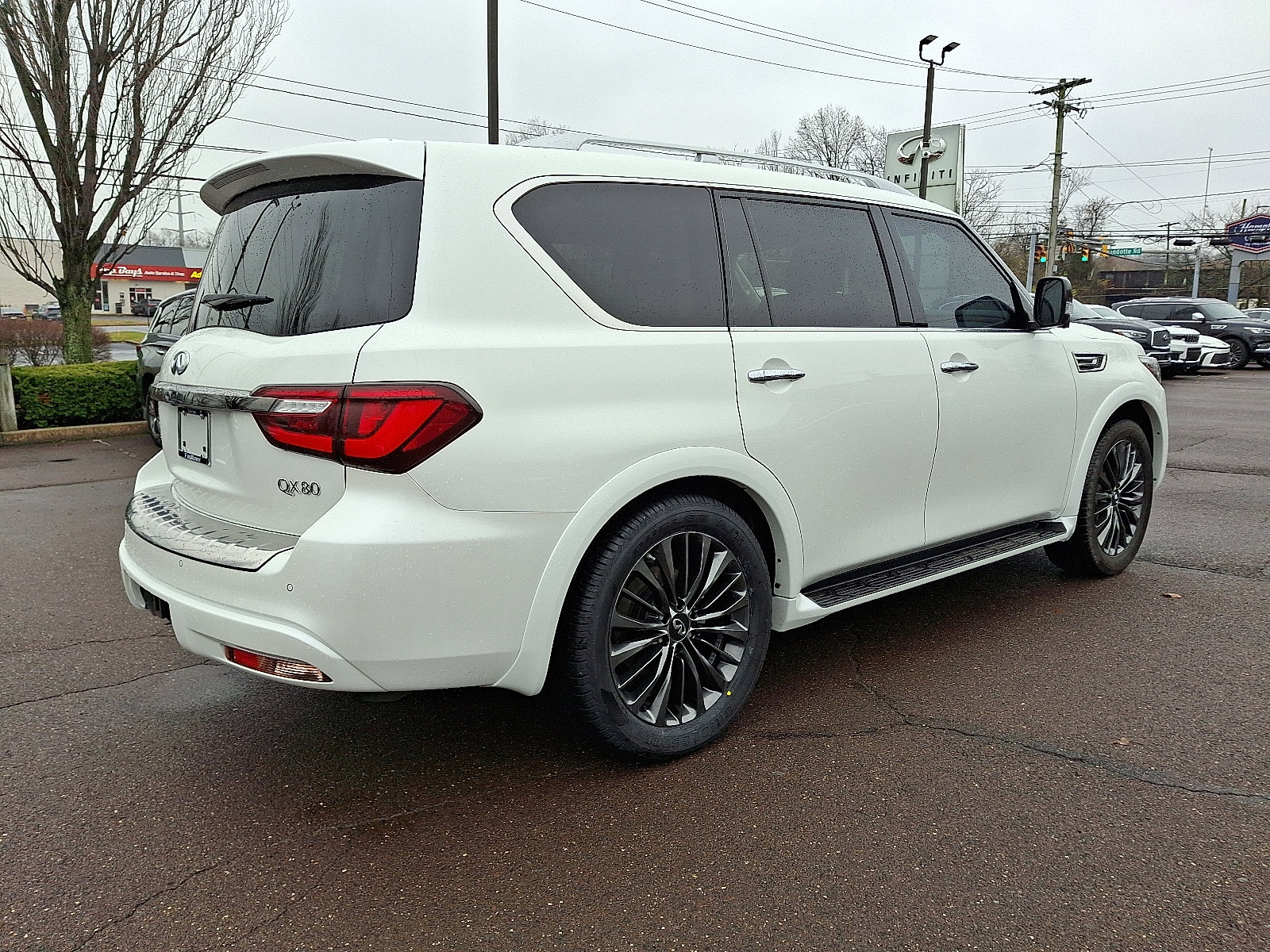 Used 2021 INFINITI QX80 Premium Select w/ All-Season Package image 6