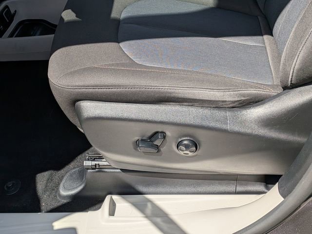 Used 2020 Chrysler Pacifica Touring FWD image 12