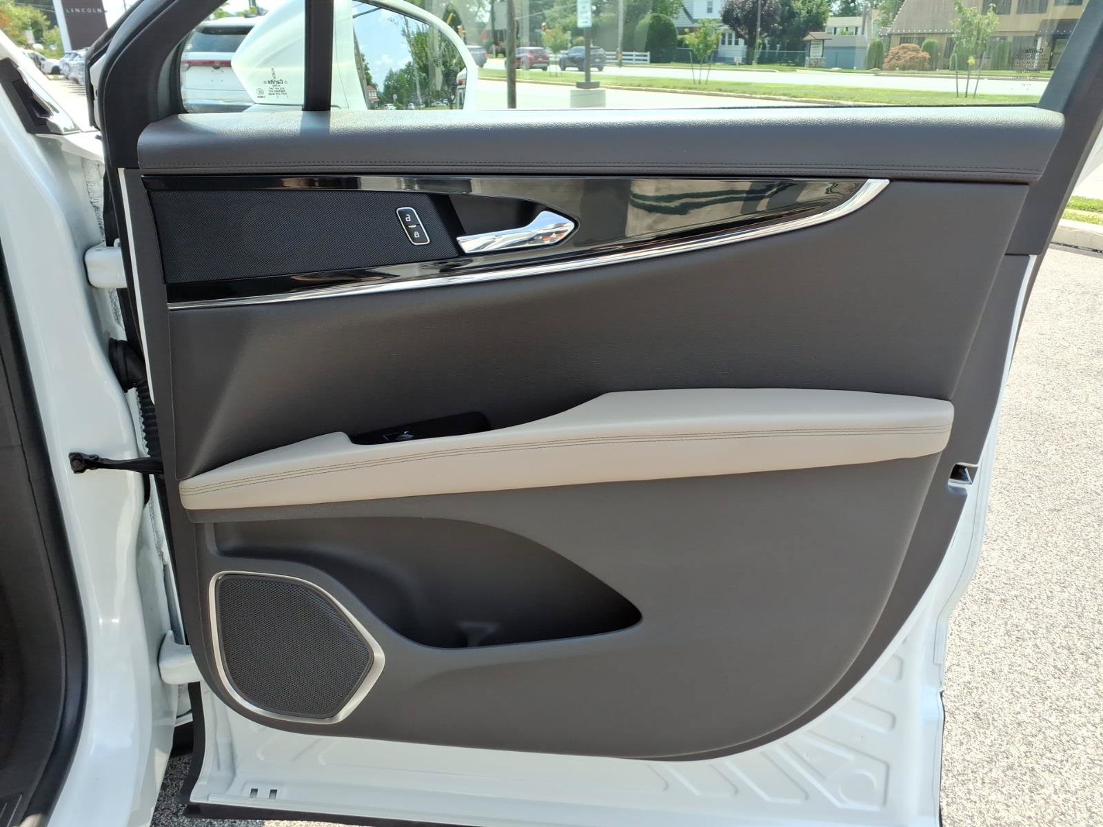 Certified 2023 Lincoln Nautilus Reserve AWD/4WD image 31
