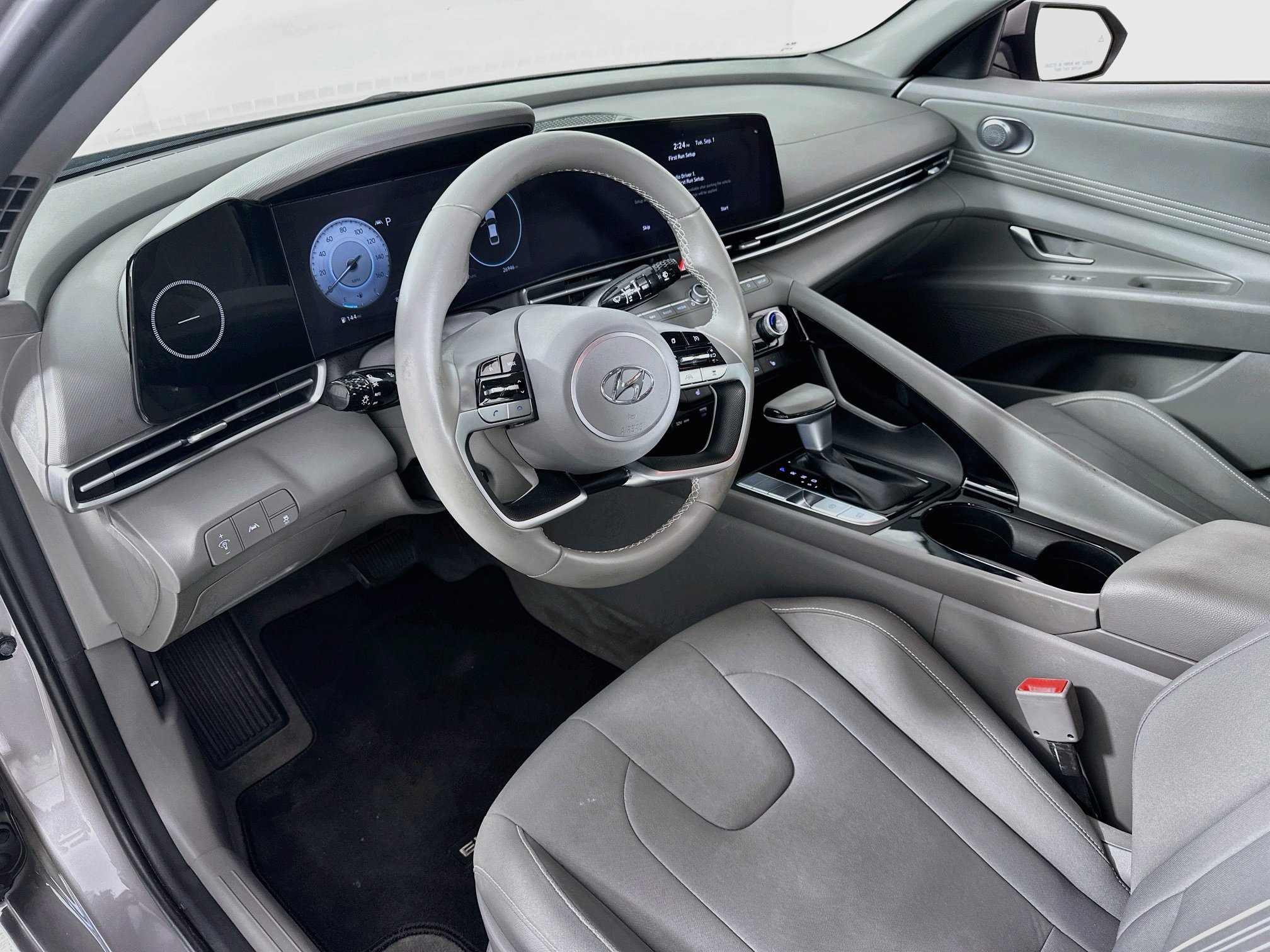 Used 2023 Hyundai Elantra SEL w/ Convenience Package FWD image 9
