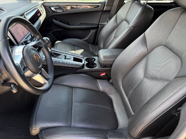 Used 2021 Porsche Macan AWD/4WD image 13