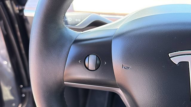 Used 2024 Tesla Model Y Performance AWD/4WD image 13