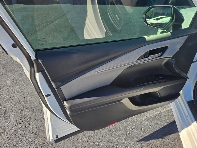 Used 2025 Toyota Camry SE image 22