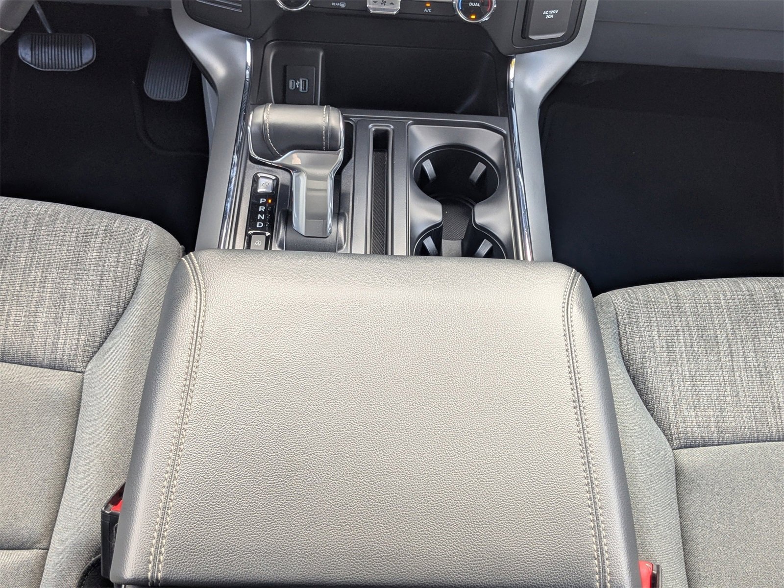 Used 2022 Ford F150 Lightning XLT image 20