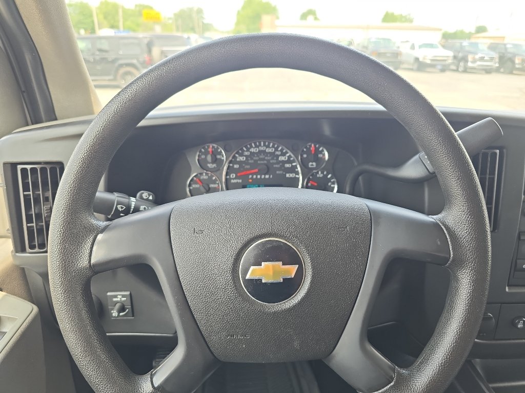 Used 2015 Chevrolet Express 2500 RWD image 21