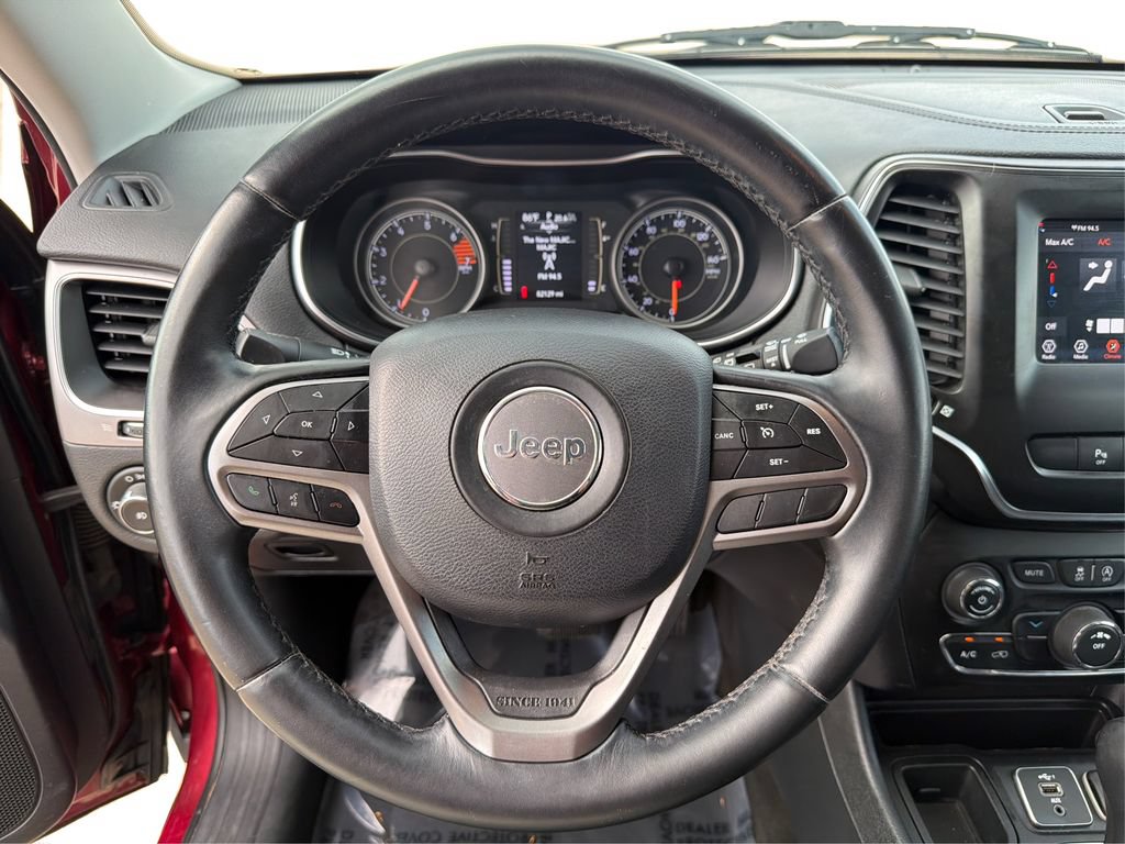 Used 2019 Jeep Cherokee Latitude Plus FWD image 17