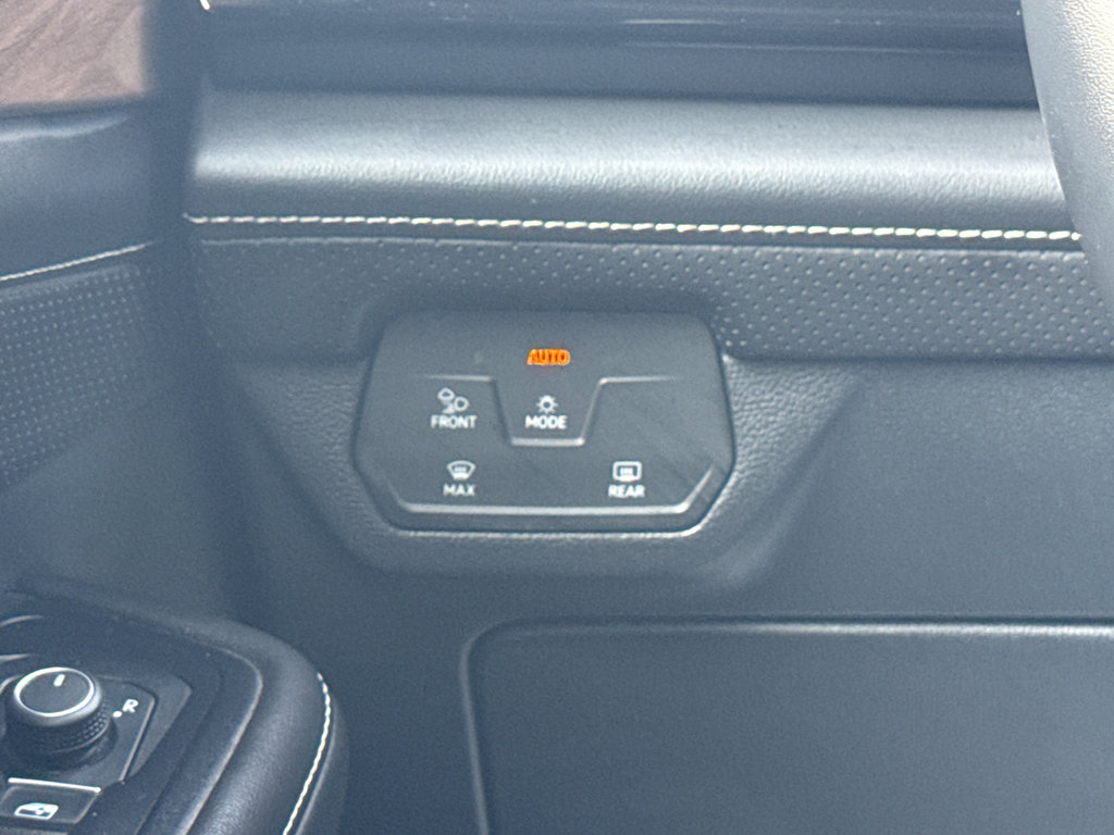 Used 2024 Volkswagen Atlas SE AWD/4WD image 20