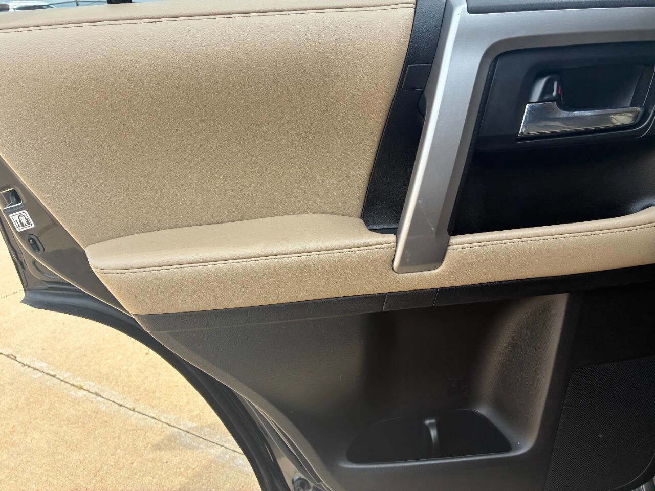 Used 2018 Toyota 4Runner SR5 image 9