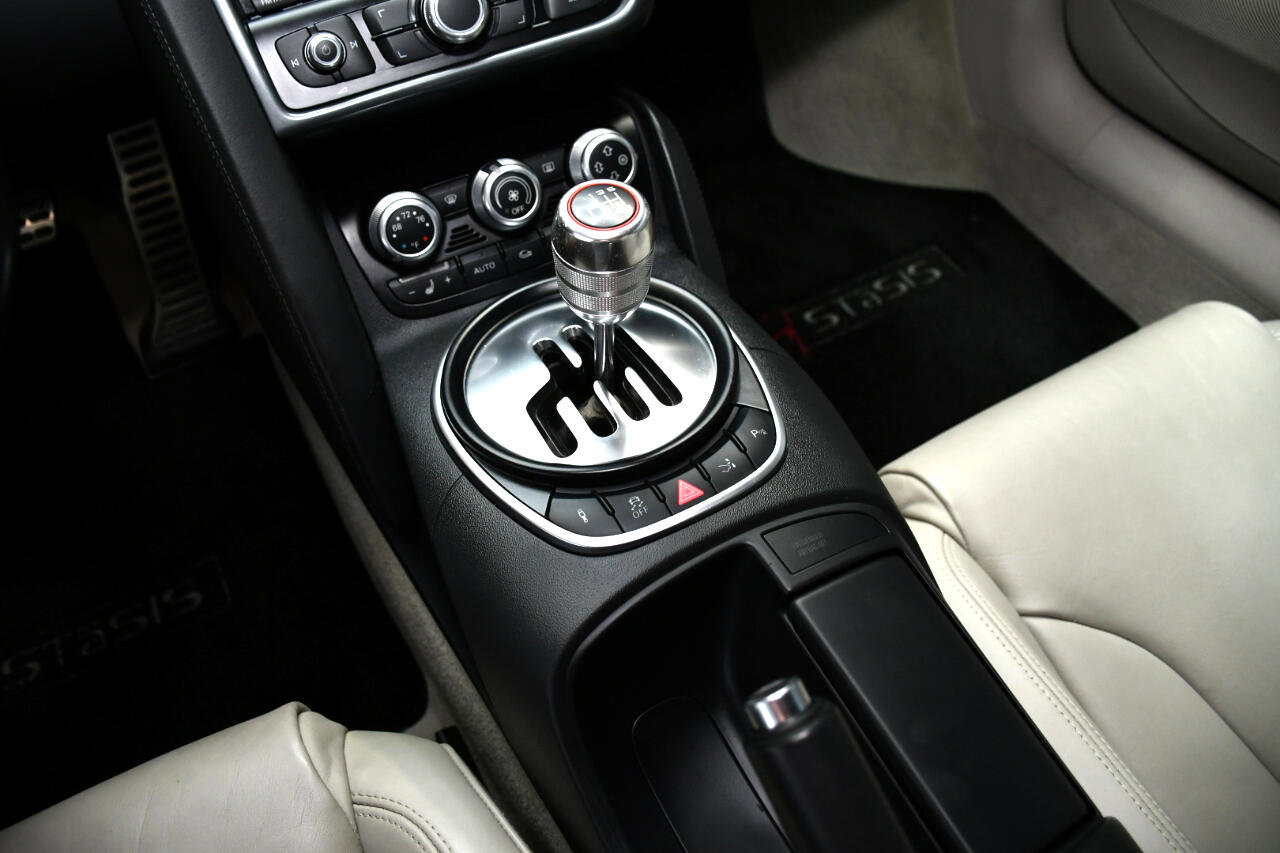 Used 2011 Audi R8 V10 image 42