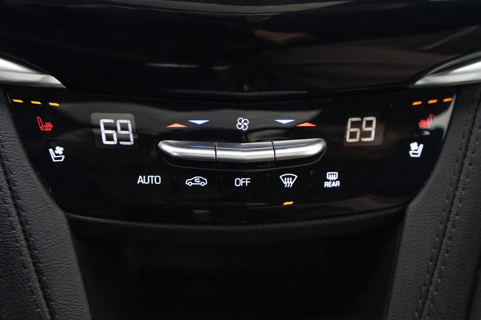 Used 2024 Cadillac XT6 Sport image 18