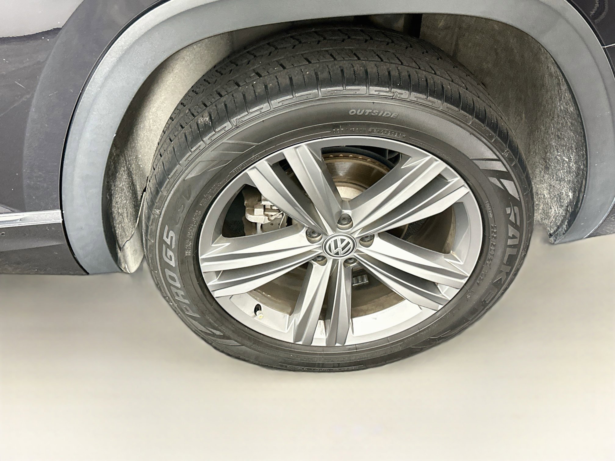 Used 2019 Volkswagen Atlas SEL R-Line AWD/4WD image 11