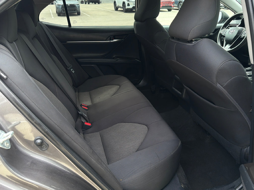 Used 2021 Toyota Camry LE FWD image 11