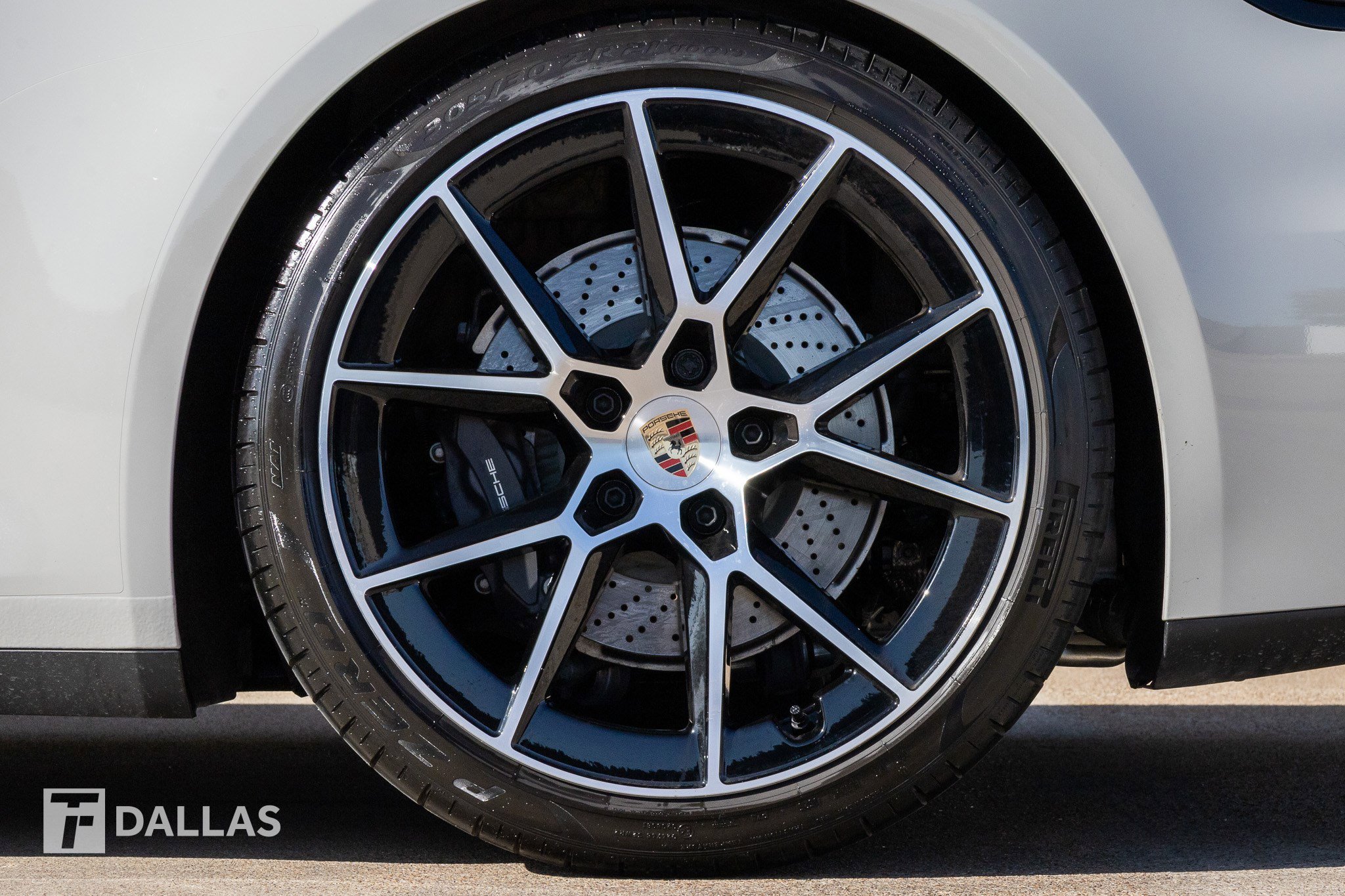 Used 2025 Porsche 911 Carrera T image 9