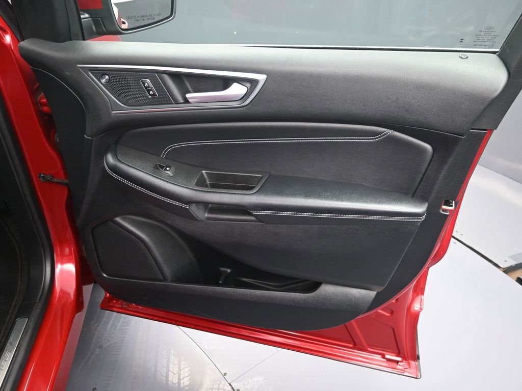 Used 2024 Ford Edge Titanium image 36
