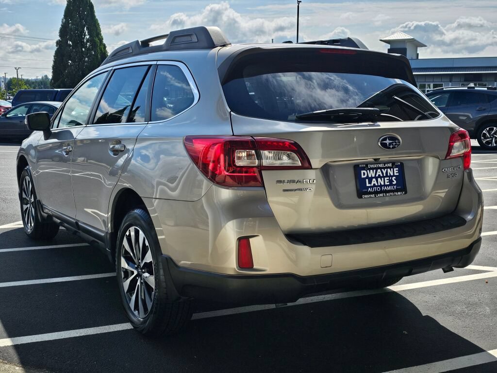 Used 2015 Subaru Outback 3.6R Limited AWD/4WD image 3