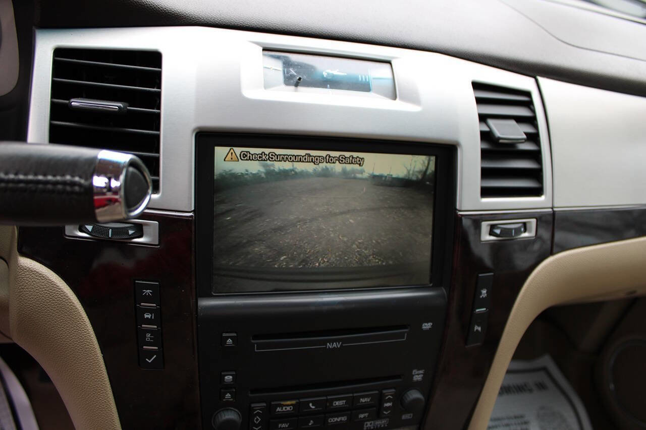 Used 2009 Cadillac Escalade AWD image 22