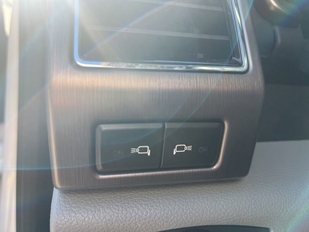 Used 2022 Ford F450 Limited w/ FX4 Off-Road Package image 64