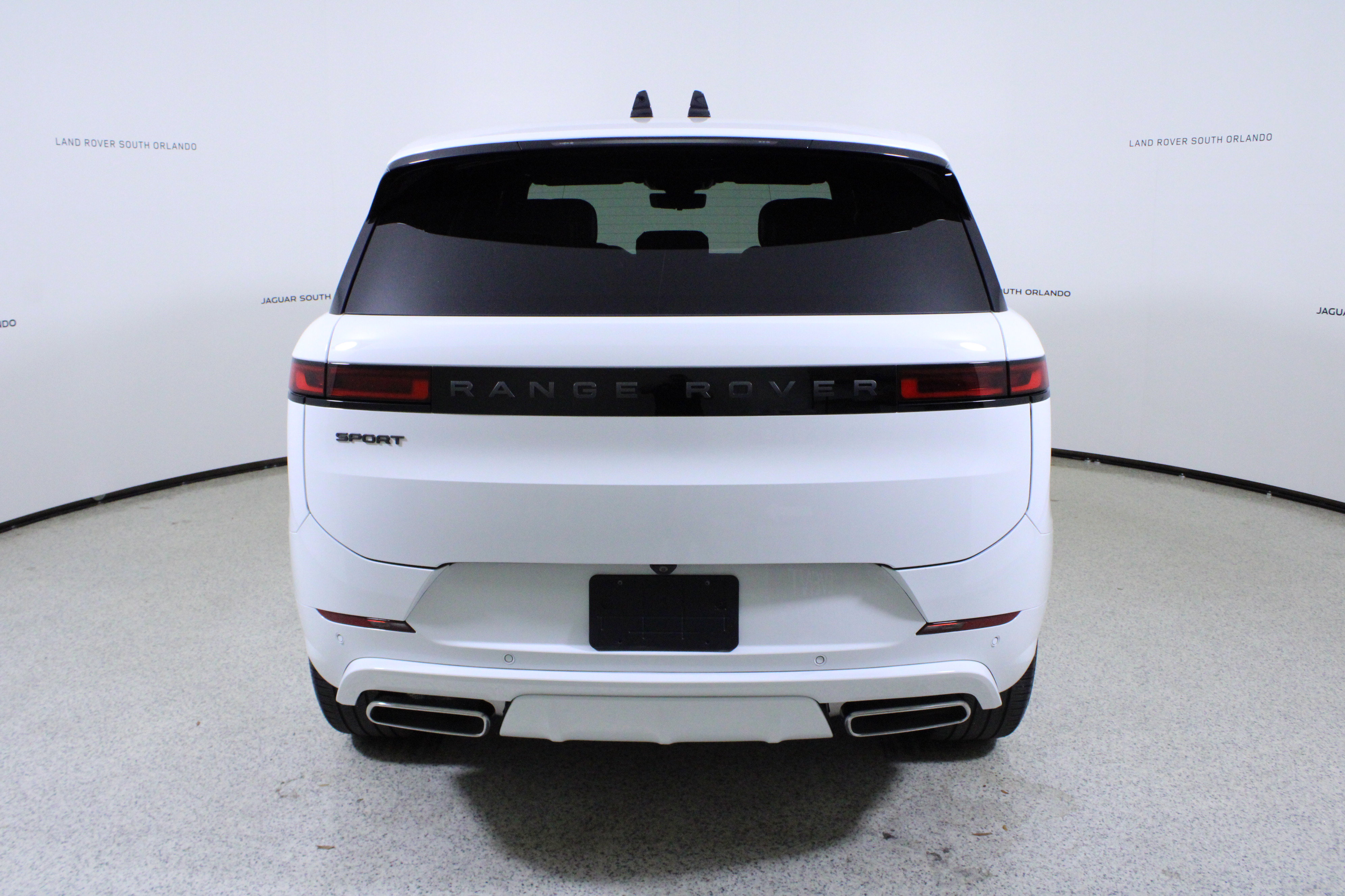 Used 2025 Land Rover Range Rover Sport Dynamic SE AWD/4WD image 6