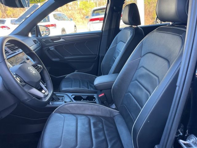 Used 2024 Volkswagen Tiguan SEL R-Line image 8