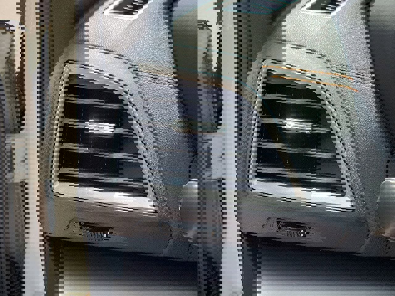 Used 2022 Subaru Crosstrek 2.5i Limited w/ Moonroof Package 2 AWD/4WD image 31