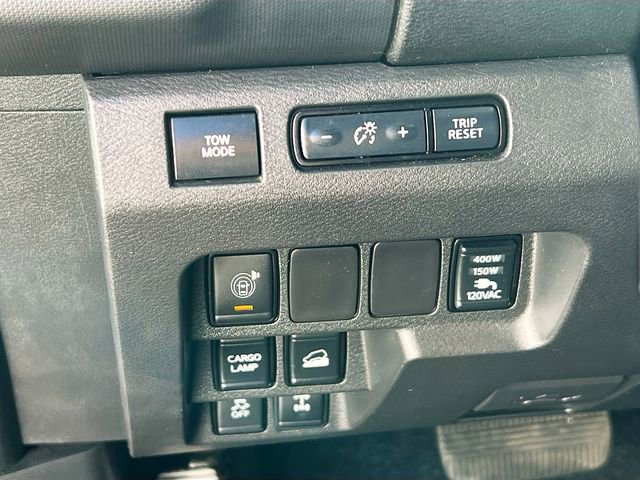 Used 2022 Nissan Frontier PRO-4X image 9
