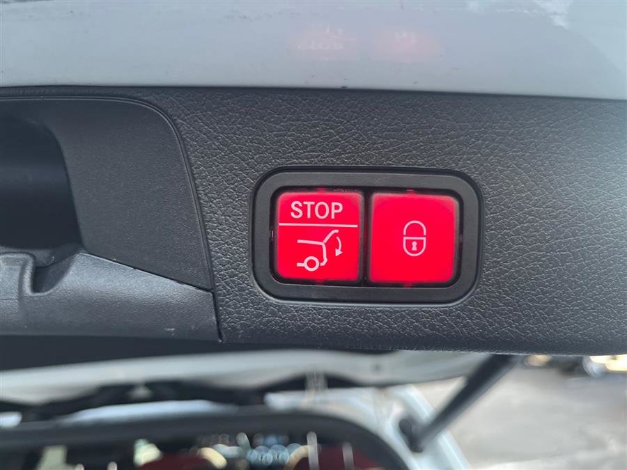 Used 2021 Mercedes-Benz GLB 250 4MATIC image 13