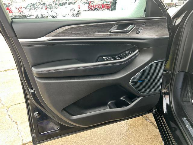 Used 2021 Jeep Grand Cherokee L Overland w/ Luxury Tech Group IV image 7