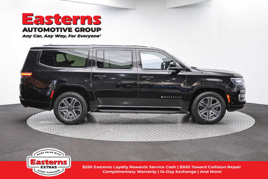 Used 2024 Jeep Wagoneer L Series II RWD image 5