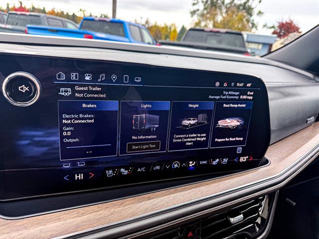 Used 2025 Chevrolet Suburban High Country AWD/4WD image 78